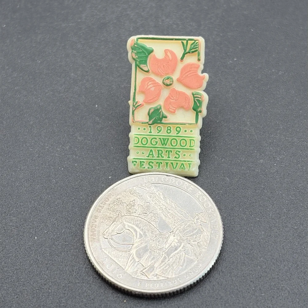 1989 Dogwood Arts Festival Plastic Lapel Hat Pin‎